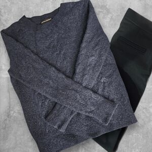 Banana Republic Women NAVY BLUE sweater.